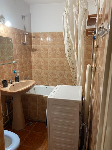 Brancoveanu, str. Huedin nr. 5, sector 4,
